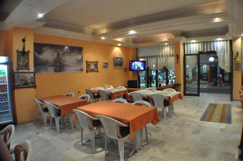Akerdem Hotel Kusadası Exteriör bild